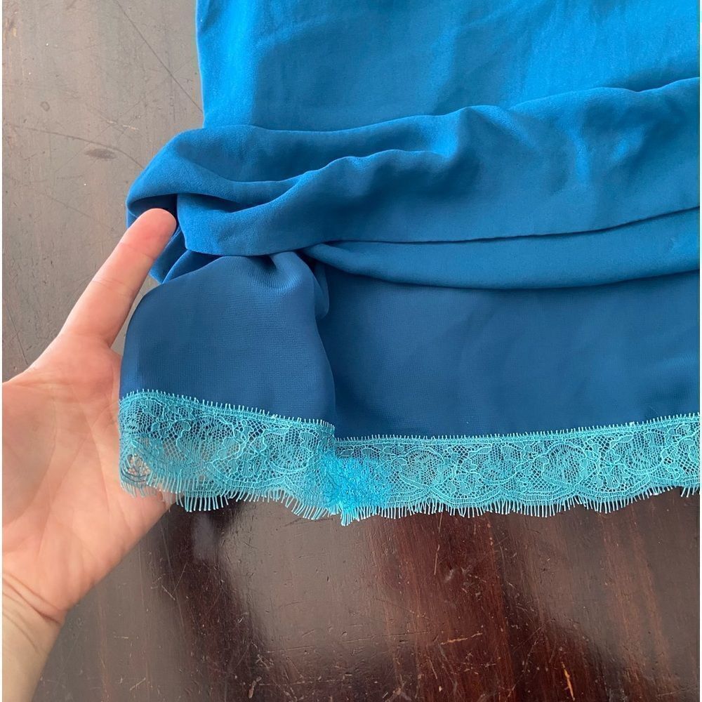 HD In Paris Blue Lace Sleeveless Dress 4 - Picture 12 of 13